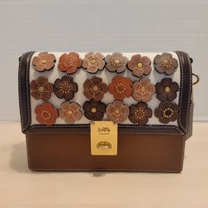 ❌️❌️ SOLD ❌️❌️ Coach Hutton Tea Rose